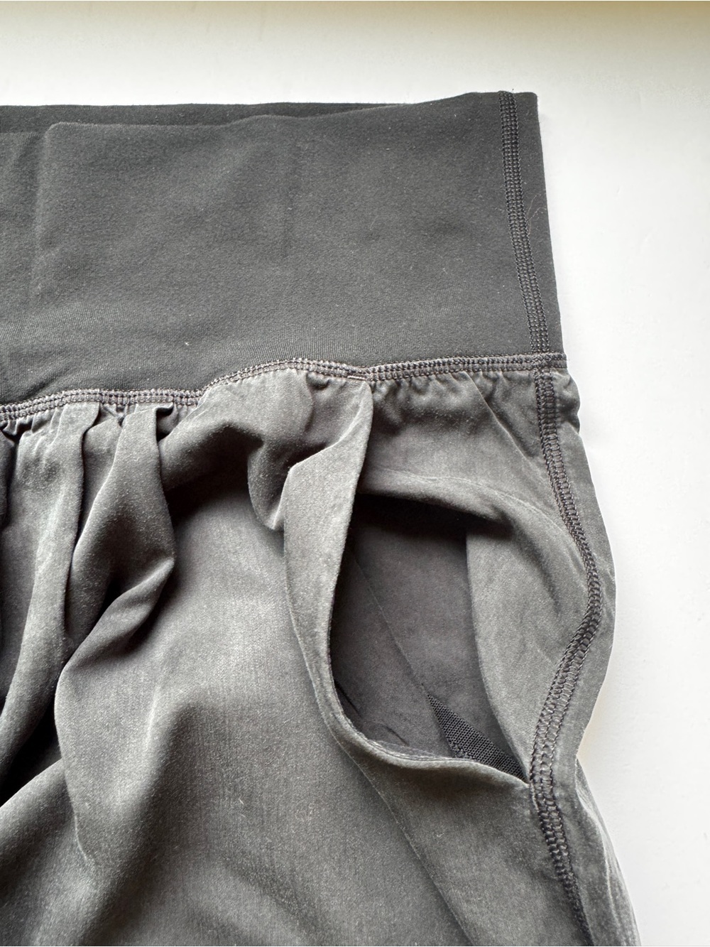 Lululemon Post Power Crop Black Pants Drop Crotch Joggers Trousers Sz 8 - Picture 13 of 16